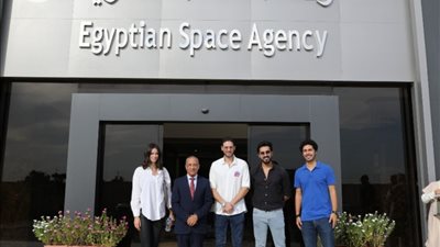 رئيس وكالة الفضاء المصرية يشيد بدور الفن في نشر الثقافات 