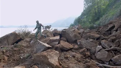 زلزال بقوة 4.8 درجة يضرب بالي ويقتل ثلاثة أشخاص