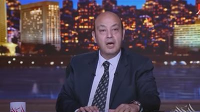 عمرو أديب يوجه رسالة إلى السيسي بشأن القمامة (فيديو)