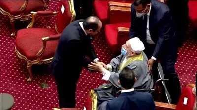 أول تعليق لـ أحمد عمر هاشم على تحية الرئيس السيسي له (فيديو)