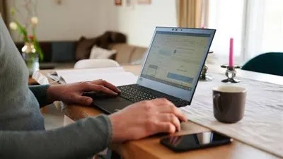 ننشر أماكن خدمة الصراف الآلي من السيارة 