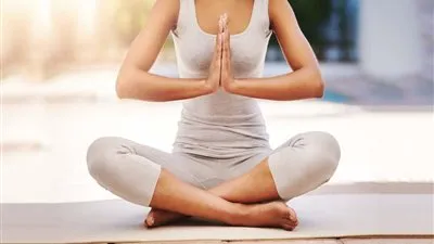 ندى عادل: اليوجا مفيدة لعلاج آلام الركبة بشرط واحد (فيديو)