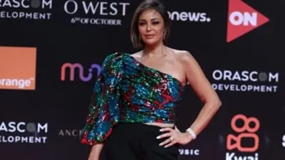 داليا البحيري بإطلالة أنيقة في رابع أيام مهرجان الجونة 