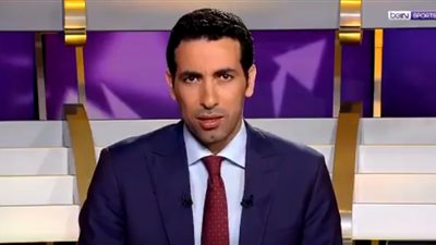 عمرو أديب يفتح النار على محمد أبو تريكة (فيديو)