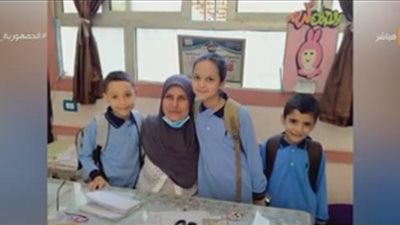 مديرة مدرسة تدعم التلاميذ غير المقتدرين بالملابس والمستلزمات (فيديو)