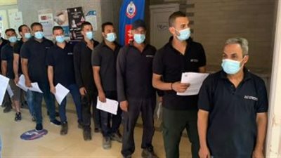 القوى العاملة تتابع تطعيم العاملين بالمناطق الصناعية للوقاية من كورونا 