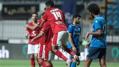 اختبار طبي يحسم مشاركة نجم الأهلي في التدريبات