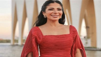 أول تعليق من منى زكي على فيلم 