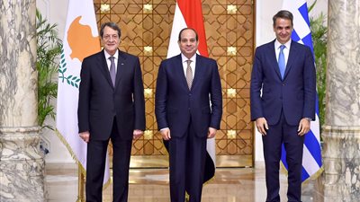 حزب المصريين: قمة أثينا تفتح آفاقا جديدة نحو تصدير الكهرباء إلى أوروبا