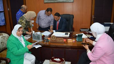 محافظ الدقهلية يبحث مشاكل المواطنين مع أعضاء البرلمان (صور)