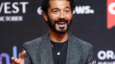 خالد النبوي يغازل جمهوره بإطلالة مميزة