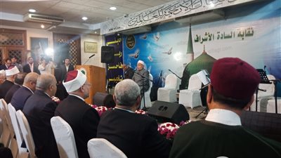 نقيب الأشراف: رحمة الله للبشرية بأن بعث رسول يخرجهم من الظلمات إلى النور