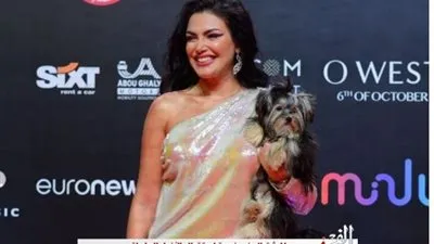 ظهور كلب على ريد كاربت مهرجان الجونة السينمائي