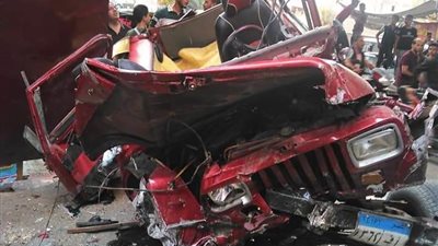 إصابة شخصين إثر انقلاب سيارة من أعلى محور صفط اللبن (صور)