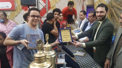 وكيل رياضة الدقهلية يكرم أوائل الطلبة بمركز شباب كفر عبد المؤمن (صور) 