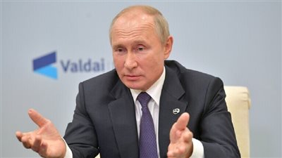 بوتين حول قانون العملاء الأجانب: التمويل الخارجي يجب ترسيمه