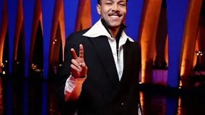 بإطلالة غريبة.. ويجز يتألق في ختام مهرجان الجونة