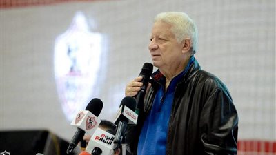 عاجل - مرتضي منصور عبر 