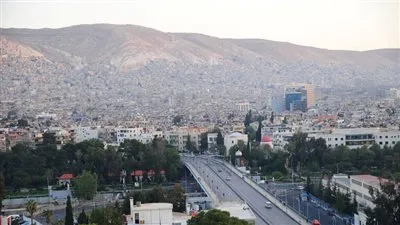 توقيف أكثر من 160 شخصا بتهم الاحتيال في التسوق الإلكتروني بسوريا