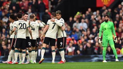 صلاح يصنع وكيتا يسجل.. ليفربول يضرب مانشستر يونايتد بالهدف الأول 