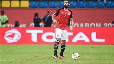 أحمد فتحي يفجر مفاجأة بشأن شارة قيادة المنتخب 