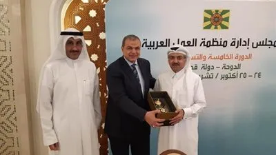 سعفان يشارك في الجلسة الإجرائية لمجلس إدارة العمل العربية بالدوحة 