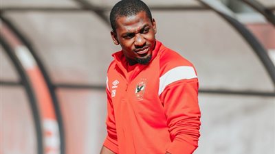 جلسة أخيرة لإنهاء أزمة أجايي في الأهلي