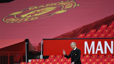 أسطورة ليفربول يطالب مانشستر يونايتد بطرد سولشاير