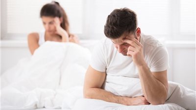 استشاري يفجر مفاجأة عن عدد الرجال الذين يعانون من الضعف الجنسي (فيديو)