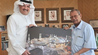 سفير المملكة العربية السعودية يستقبل الفنان الفوتوغرافي السعودي خالد خضر