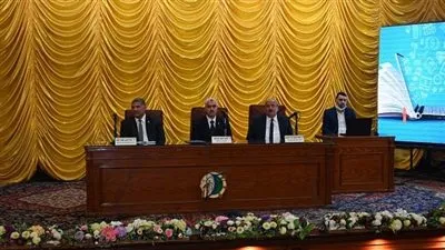 رئيس جامعة الفيوم يشهد التدشين التجريبي لمنصة الكتاب الجامعي (صور)