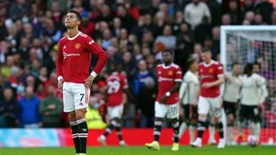 رونالدو وسيلة مانشستر يونايتد لإقناع زيدان