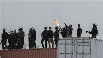 6 قتلى في مسيرة تخللها عنف ومواجهات في باكستان