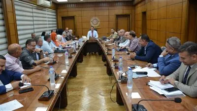 تعرف علي معدلات تنفيذ أعمال المرافق بالطرق المنفذه بمشروعات حياة كريمة بقرى شربين