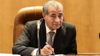 وزير التموين يكشف اسباب زيادة اسعار الزيت على التموين