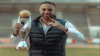 عضو الأهلي يهنئ 