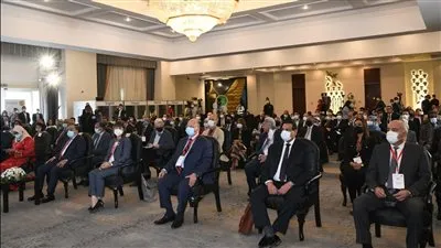 محافظ قنا: تطوير تكتلات الفركة والعسل الأسود والفخار والطماطم