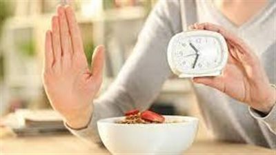 أستاذ جهاز هضمي: الصيام المتقطع يمنع الإصابة بالسرطان
