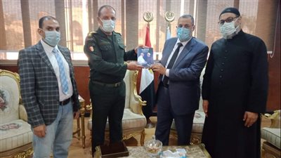 محافظ الغربية يستقبل الأب برنابا فانوس