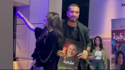 بصورة مع الراحلة دلال عبد العزيز.. الشرنوبي يختم العرض الخاص لفيلم 