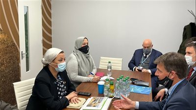 ياسمين فؤاد تلتقي وزير الصناعة والطاقة وخفض الانبعاثات الأسترالي