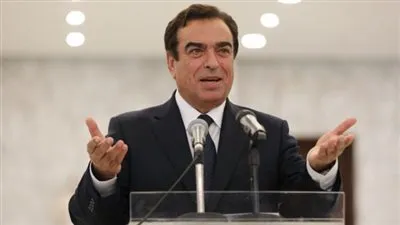 عاجل.. اليمن تستدعي سفيرها في بيروت للتشاور بشأن تصريحات 