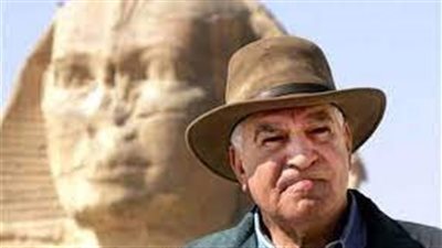 زاهي حواس: كشف أثري مهم في سقارة والأقصر قريبا