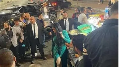 أول تعليق لـ هيفاء وهبي على صورها المتداولة على عربة الترمس (فيديو)