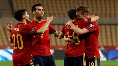 إنريكي يعلن عن قائمة إسبانيا لمواجهتي اليونان والسويد