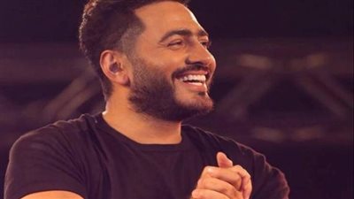 تامر حسني يسترجع ذكريات أحدى حفلاته بهذه الكلمات 