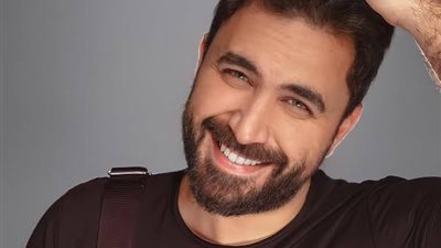 نادر الأتات يتوجه إلى دبي ومفاجأة من العيار الثقيل