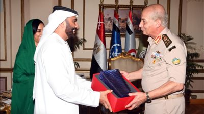 وزير الدفاع يلتقى رئيس مكتب حاكم إمارة رأس الخيمة بدولة الإمارات