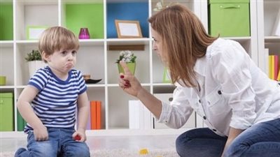 استشاري نفسي تكشف طرق تعديل السلوك السلبي لدى الأطفال (فيديو)