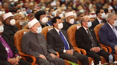 شيخ الأزهر والبابا تواضروس يحتفيان بأربع شخصيات أسهموا في كتابة أحداث تاريخية 